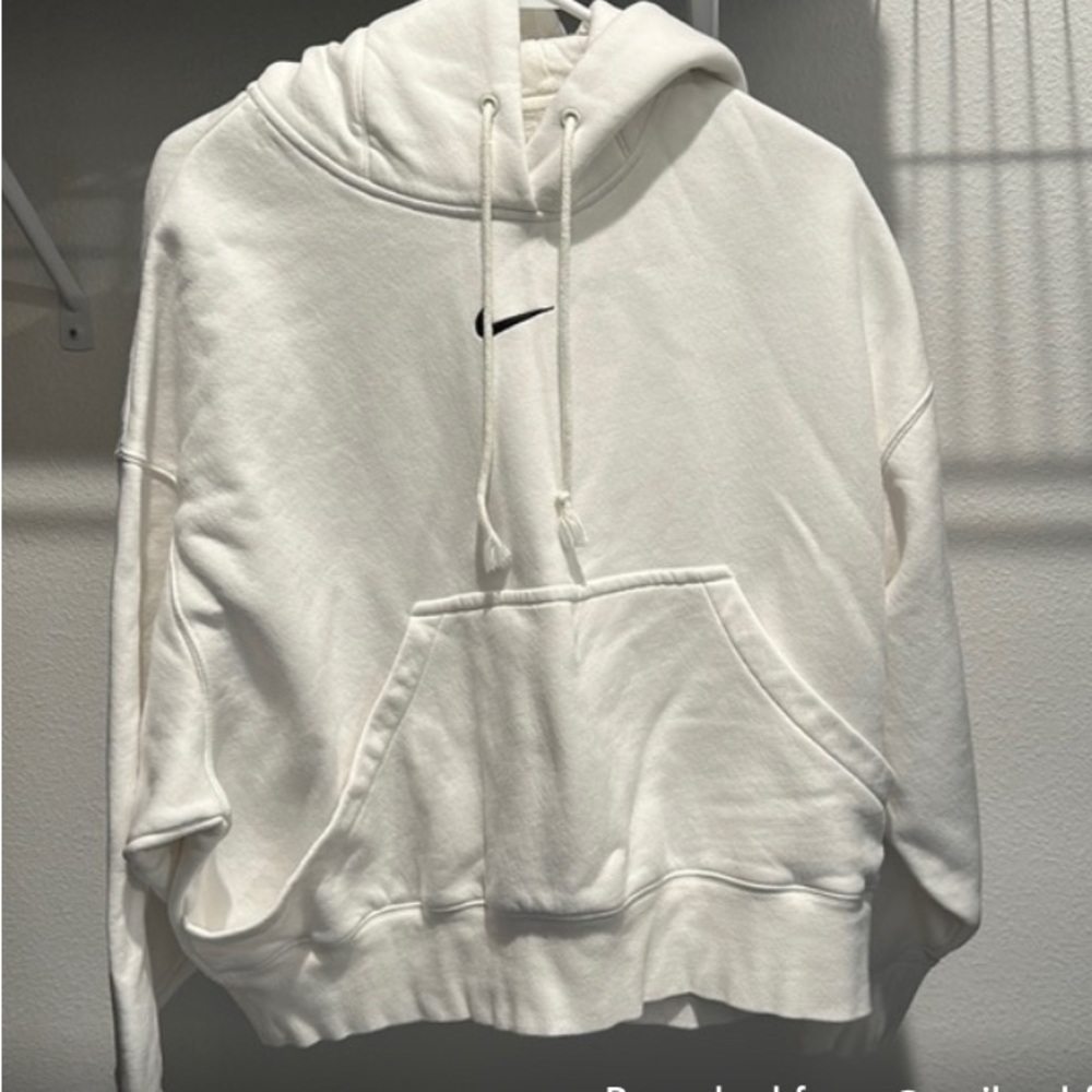 Oversized Nike women’s sweatshirt